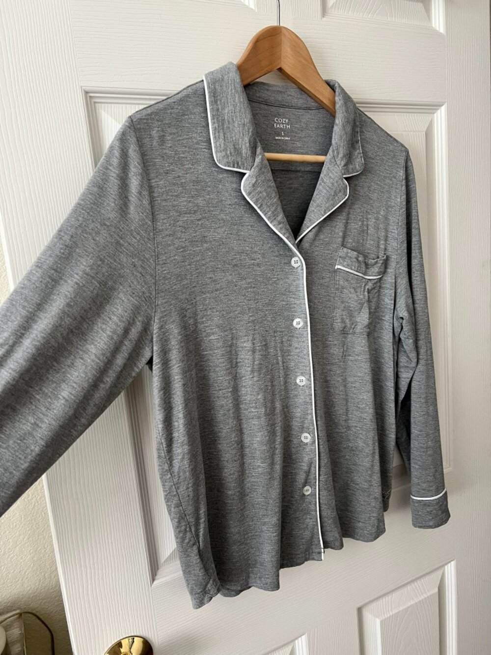Cozy Earth Bamboo Long Sleeve Pajama Top Gray Button Front Sleep Shirt Small